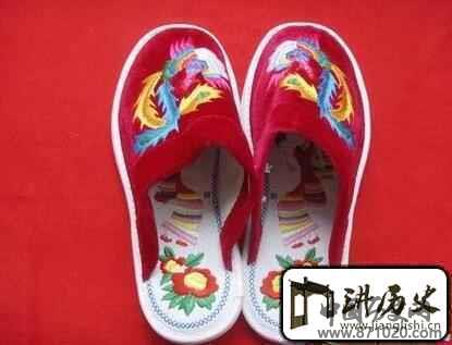土家族民族特色土家族服饰中的鞋和鞋垫图片