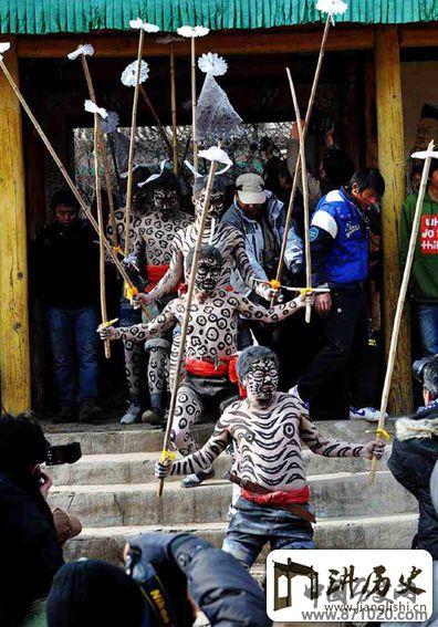 土族人降妖驱魔的“跳於菟”