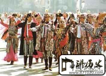 乌孜别克族的花帽和长靴有何民族特色