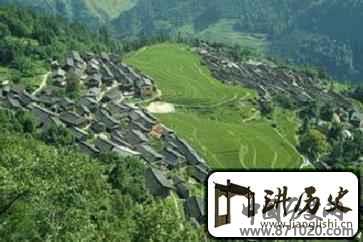 水族的村寨是怎样布局的？有啥特点