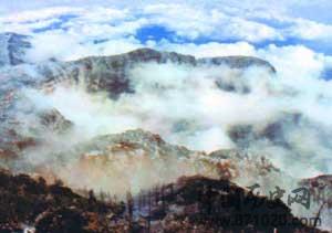 世界文化与自然遗产：峨眉山和乐山大佛