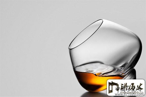形似陀螺的白兰地酒杯-酒知识，酒文化，酒品评，酒友家园！-闻酒知香