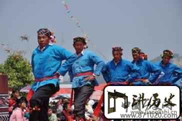 阿昌族人们在什么时候会跳“蹬窝罗”