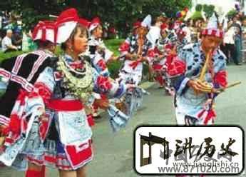 白族人与鸡有何关系？为何白族人离不开鸡