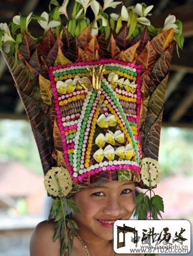 巴厘岛少女初潮需幽禁净身仪式很隆重