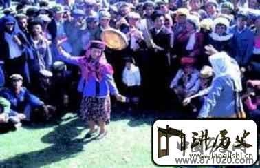 塔吉克族在祖吾尔节上吃什么？又有啥习俗