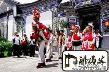 白族男女是怎样恋爱的？其结婚又有啥习俗