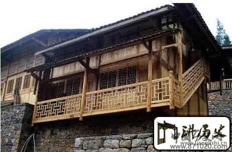 ​土家族吊脚楼的特点是什么有哪些建筑形式