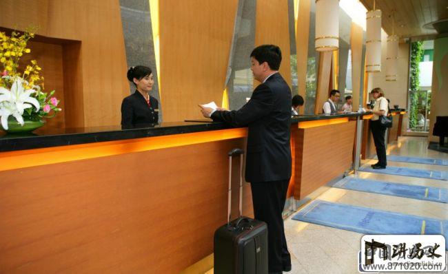 前台接待礼仪须知-前台接待礼仪注意事项-公司和酒店前台接待礼仪