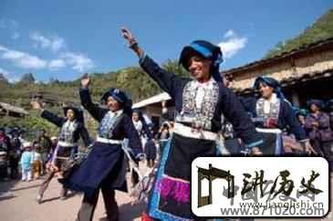 云南哈尼族人过年都要干啥呢？有啥风俗呢