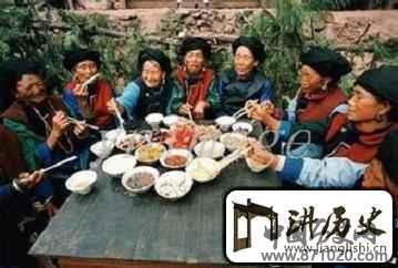 普米族婚礼上为何要夫妇轮吃一碗饭
