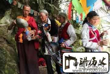 怒族的宗教信仰是怎样传入的