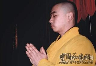 拜佛的手势图片，最标准的礼佛姿势