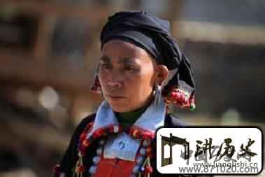 德昂族服饰德昂族人习惯穿什么样的衣服