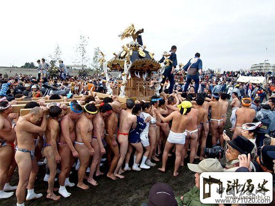 有趣的日本裸体祭