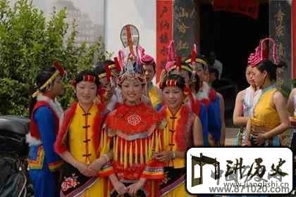畲族服饰畲族服饰文化的历史发展和演变