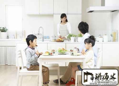 用餐礼仪要讲究恶心段子不要讲