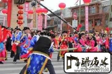 羌族特有的趣味比赛“推杆竞力”和“抱蛋”