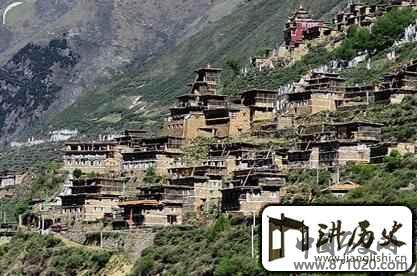 藏族民居碉房是藏族最富有地域特色的民居