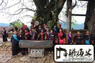 古老神秘的佤族村寨：翁丁村的民族风情