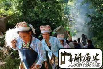 苗族风俗苗族人在葬礼过后的“送饭吃”仪式