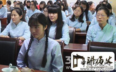 详细介绍民国学生装穿法