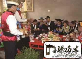 土族人日常与节日的饮食习俗有何区别