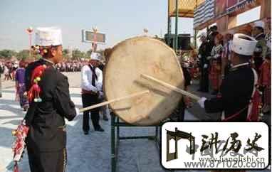 景颇族习俗景颇族贺新房食俗介绍