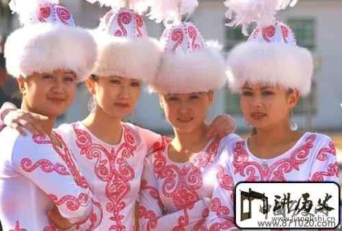 柯尔克孜族的服饰柯尔克孜族穿什么衣服？