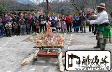 怒族原始宗教的内容和特点是啥