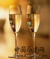 香槟酒芳香扑鼻的奥秘-酒知识，酒文化，酒品评，酒友家园！-闻酒知香