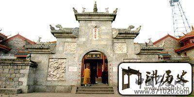 龙门石窟四面斯仕幢塔