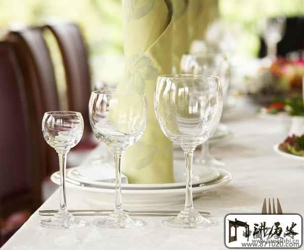 正式宴会礼仪：宴会该如何使用刀叉