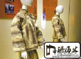 赫哲族服饰赫哲族古老的鱼皮衣啥样