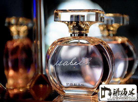 香水礼仪常识-喷香水注意事项-香水的分类和使用