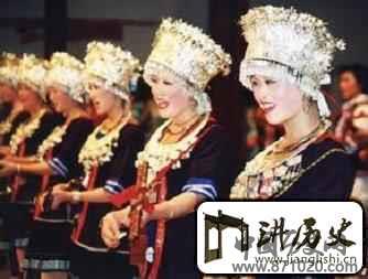 壮族服饰壮族人身上佩戴的族徽有什么功能