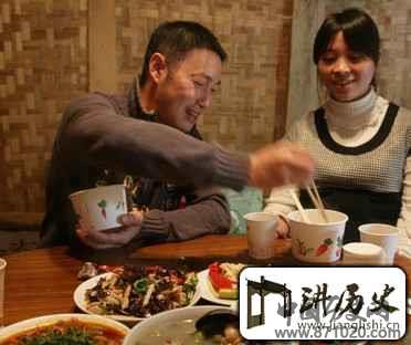 中餐礼仪：该怎么夹菜