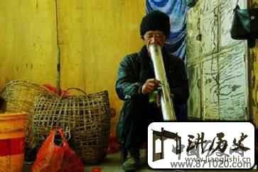 哈尼族的“独筒烟锅”啥样？哈尼族的饮烟习俗