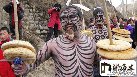 土族人降妖驱魔的“跳於菟”