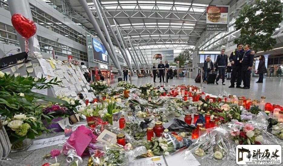德国之翼航班坠机一周机场摆满悼念鲜花