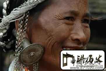 佤族妇女奇特的大耳环究竟是怎么回事
